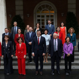 Foto de familia del Gobierno de Pedro Sánchez. REUTERS/Susana Vera