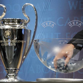 Bombo de un sorteo de Champions.