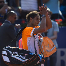 Nadal se marcha de la pista tras caer ante Fognini. EFE/Alejandro García