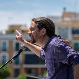 Pablo Iglesias interviene en el acto de campaña en Sevilla / EFE