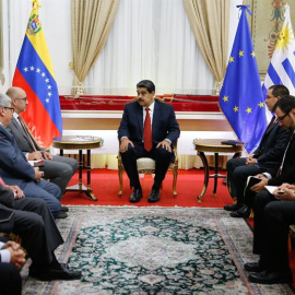 Nicolás Maduro participando  en una reunión con miembros de la misión política del grupo internacional de contacto, en Caracas (Venezuela). / Efe - Prensa Miraflores