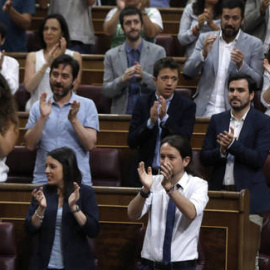 La bancada de Unidos Podemos durante la moción de censura a Mariano Rajoy / EFE