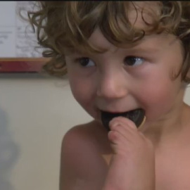 El pequeño William Bancroft en un reportaje de la cadena Kark.