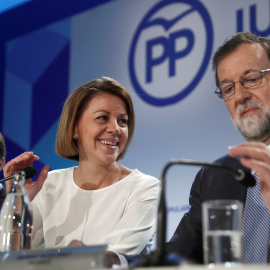 El presidente del PP, Mariano Rajoy y la secretaria general del partido, María Dolores de Cospedal, durante la reunión de la Junta Directiva Nacional de la formación. EFE/Mariscal