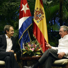Zapatero y Raúl Castro durante su reunión en La Habana. / FOTO: Granma.