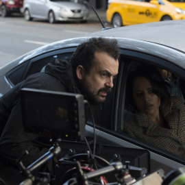 Nacho Vigalondo en el rodaje de 'Colossal'