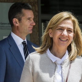 La infanta Cristina y su marido, Iñaki Urdangarin, a la salida de la sede de la Escuela Balear de la Administración Pública (EBAP) de Palma tras asistir a la presentación de las conclusiones del juicio del caso Nóos. EFE/Cati Cladera