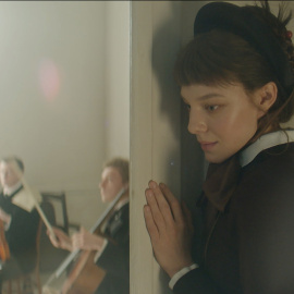 19/04/23 La actriz Alyona Mikhailova interpreta a Antonina Miliukova en la película (Vercine)