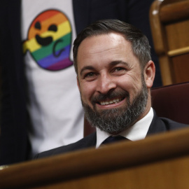 El presidente de VOX, Santiago Abascal, sentado en un escaño del PSOE, durante la Constitución de la XIII Legislatura del Congreso de los Diputados.  Eduardo Parra / Europa Press