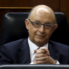El ministro de Hacienda y Administraciones Públicas, Cristóbal Montoro, en el Congreso de los Diputados. REUTERS/Andrea Comas
