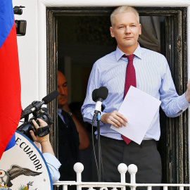 Julian Assange en la embajada de Ecuador en Londres. EFE