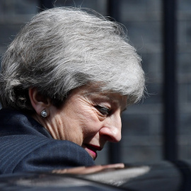 La primera ministra británica, Theresa May, a su salida de Downing Street (Londres). / REUTERS - TOBY MELVILLE