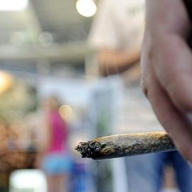 Las redes sociales son el canal favorito de jóvenes y adolescentes para consultar sobre drogas/ AFP