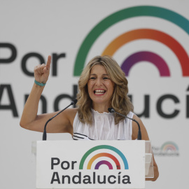 La ministra de Trabajo, Yolanda Díaz, durante el acto electoral de Por Andalucía en la localidad sevillana de Dos Hermanas. EFE / José Manuel Vidal.