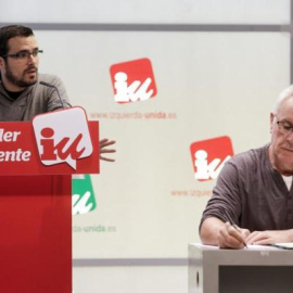 El candidato de IU a la Presidencia del Gobierno, Alberto Garzón, junto al coordinador federal de IU Cayo Lara.- EFE