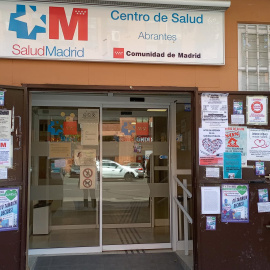Ayuso condena a un centro de salud de Carabanchel a abrir cada tarde sin ningún médico de los ocho adjudicados