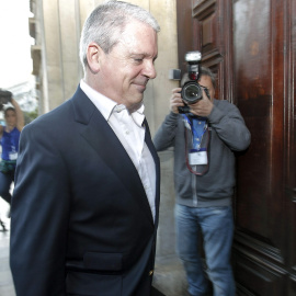 En la foto,Pablo Crespo, uno de los supuesto cabecillas de la trama Gürtel, a su llegada al tribunal./ EFE-Manu Bruque