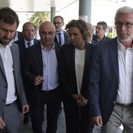 La ministra de Sanitat, Dolors Montserrat, i el conseller de Salut, Toni Comín. EFE/David González