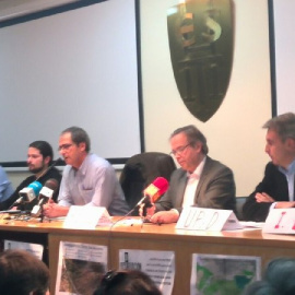 Los miembros de la oposición que asistieron al debate sobre la Operación Campamento