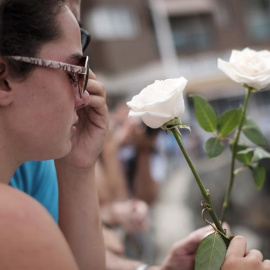 Acto de homenaje a las víctimas del accidente del vuelo de Spanair JK5022 en Las Palmas de Gran Canarias / EFE - Ángel Medina G.