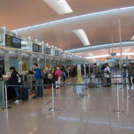 Foto de archivo del aeropuerto El Prat en Barcelona / EUROPA PRESS