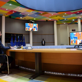 El presidente del Consejo Europeo, Charles Michel, durante la videoconferencia con la presidenta de la Comisión Europea, Ursula von der Leyen, la canciller alemana, Angela Merkel, el presidente francés, Emmanuel Macron y el presidente chino