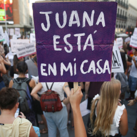 Concentración en la Plaza del Callao de Madrid bajo el lema "Todas somos Juana" , en apoyo a Juana Rivas. EFE/Mariscal