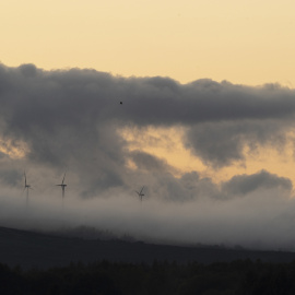 21/04/2023 Las nubes protagonizan esta imagen de los bosques en la Comarca de la Ulloa, al sur de Lugo