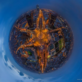 La ciudad de Madrid, capital de España, reflejada en una fotografía sacada desde la Plaza Mayor / Airpano