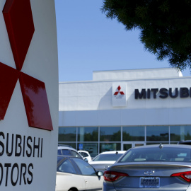 Un concesionario de vehículos de Mitsubishi en la localidad californiana de Poway (EEUU). REUTERS/Mike Blake