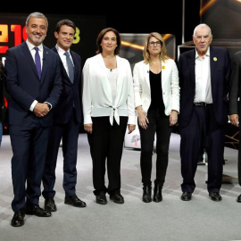 Foto de familia momentos antes de iniciarse el debate electoral en TV3. EFE