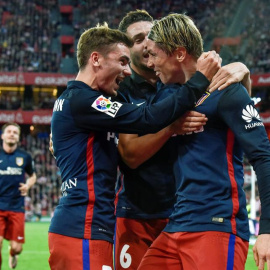 Fernando Torres celebra su gol al Athletic. EFE/Miguel Toña