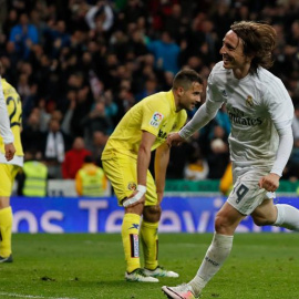 El centrocampista del Real Madrid Luka Nodric celebra un gol. / EFE