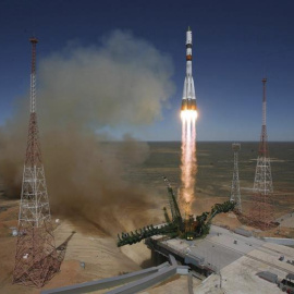 El carguero Progress M-27M tras ser lanzada desde Baikonur (Rusia) hace unos días. EFE