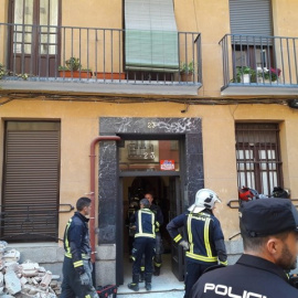 Se derrumban las pasarelas de una corrala en Madrid sin heridos. / Europa Press