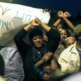 Israelíes etíopes en una protesta antirracista en Qeirat Gat. EFE
