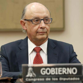 El ministro de Hacienda, Cristóbal Montoro, durante una comparecencia en el Congreso. | CHEMA MOYA (EFE)