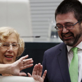 Manuela Carmena y Carlos Sánchez Mato, en un Pleno en Cibeles | EFE/ Archivo