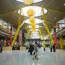 Imagen de la terminal T4 del aeropuerto Adolfo Suárez-Barajas, en Madrid. AENA