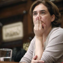 La alcaldesa de Barcelona, Ada Colau, durante un pleno municipal. EFE/MARTA PÉREZ