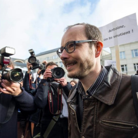 Antoine Deltour, el primer día del juicio por el caso LuxLeaks en Luxemburgo, 26 de abril de 2016.  EFE/Julien Warnand