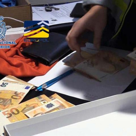 Imágenes de facilitadas por la Policia Nacional de la 'operación Oikos', en la que han sido detenidas varias personas, entre ellos futbolistas, presuntamente implicados por posible amaño de partidos. (EFE)