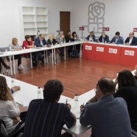 La ejecutiva aragonesa del PSOE se reunió este martes para valorar los resultados y crear la comisión que negociará con el resto de partidos. PSOE