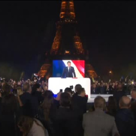 Macron se queda en el Elíseo