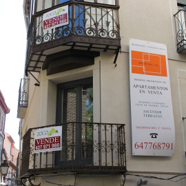 Anuncio de viviendas en venta. E.P.