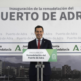 (22/04/2022) El presidente de la Junta de Andalucía, Juanma Moreno, en su visita el viernes pasado al Puerto de Adra.