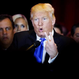 Donald Trump se dirige a sus seguidores en Nueva York tras conocer su victoria. / EFE