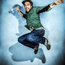 "La poesía tiene que ser una pista de baile donde todos salgan a bailar"