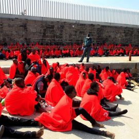 Efectivos de Salvamento Marítimo han rescatado esta mañana a un total de 289 inmigrantes cuando intentaban alcanzar las costas españolas./EFE