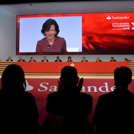La presidentea del Banco Santander Ana Patricia Botin, durante la junta de accionistas. REUTERS/Vincent West